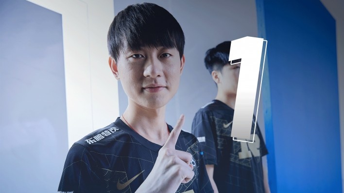 伦的严密盯 伦的严密盯